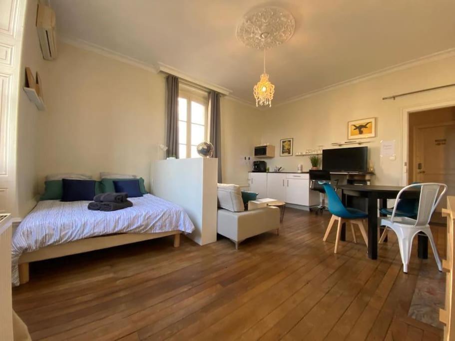 #Le Maitre Du Navire - Grand Studio - Hyper Centre Apartment Brive-la-Gaillarde Ngoại thất bức ảnh